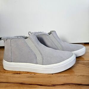 Toms Women's Light Gray Fur-Lined Suede Boots